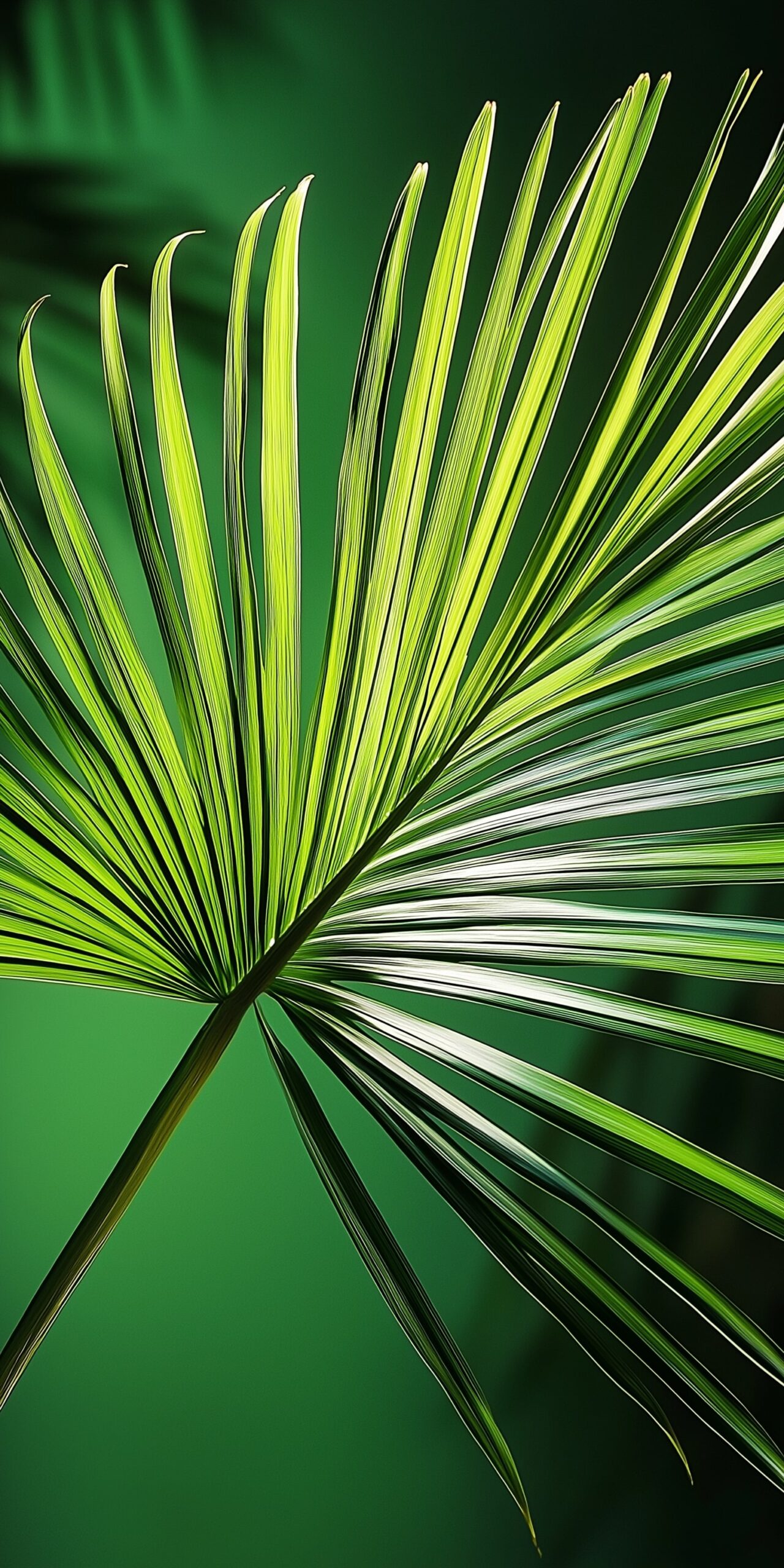 Palm leaf beach towel Vibrant green tropical design 1 scaled